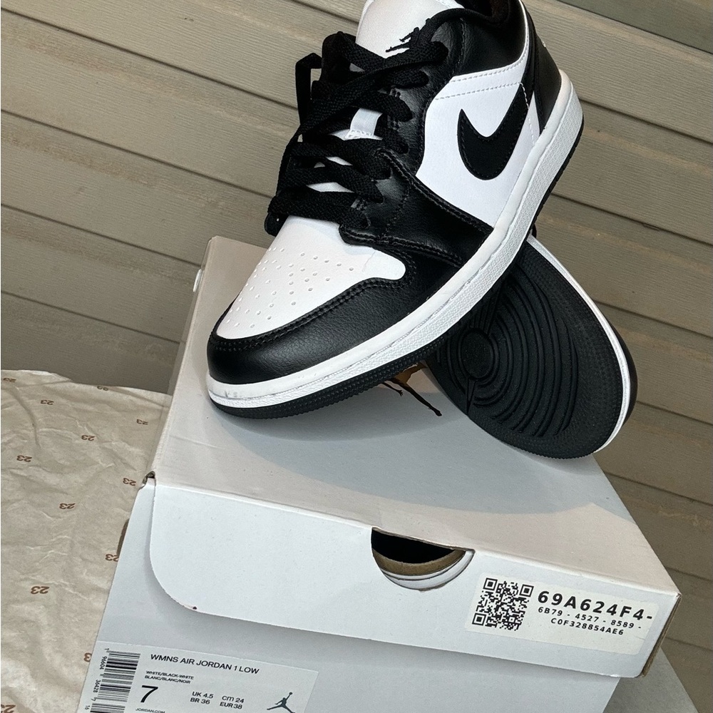Jordan 1 - Picture 2 of 3